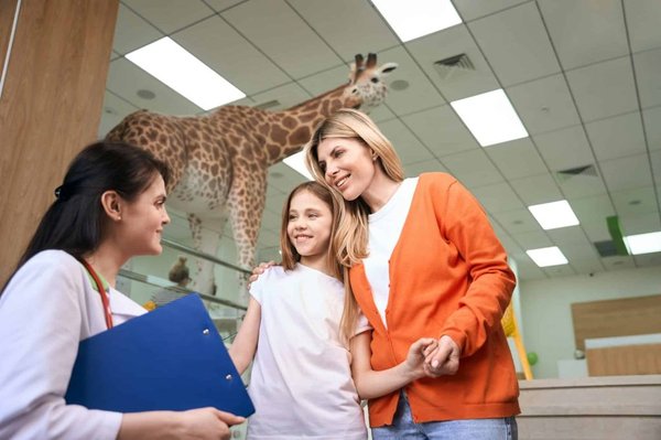 Comment les cliniques privées s'adaptent-elles aux besoins des patients âgés ?